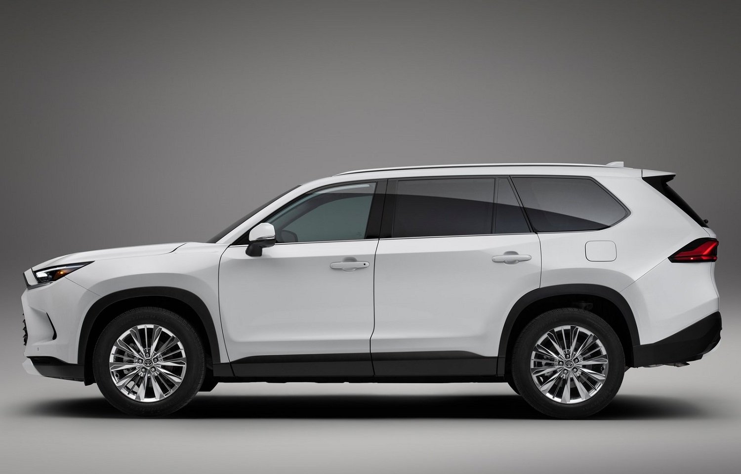 New Toyota Grand Highlander revealed