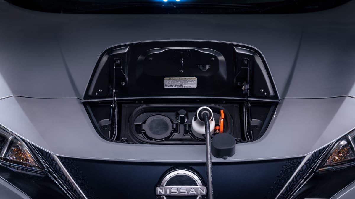 Should I buy a 2023 Kia Niro S or a Nissan Leaf e+ electric crossover?