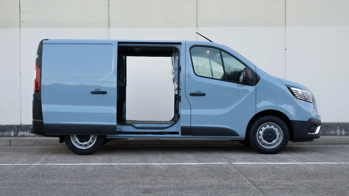 Renault Trafic delays up to six months amid urgent push for June deliveries
