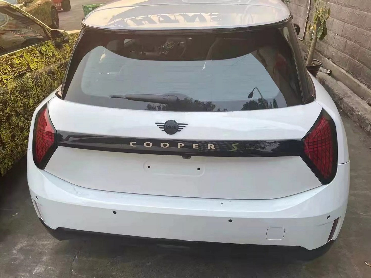Spy images of the supposed final Cooper S model