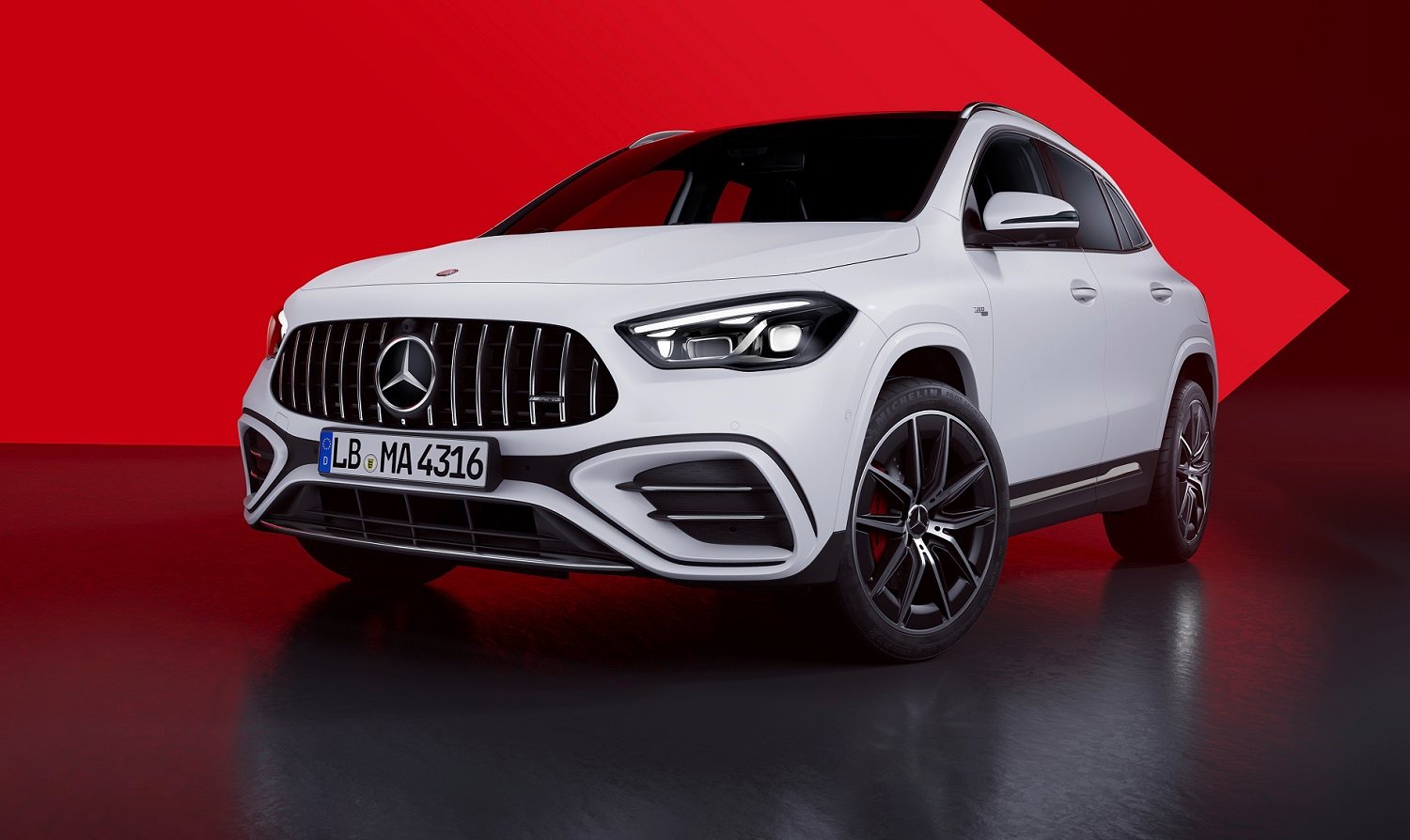 Mercedes-AMG reveals tweaked GLA 35