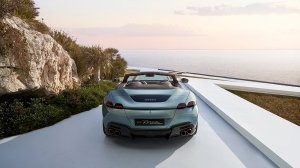 The Ferrari Roma Spyder from the back