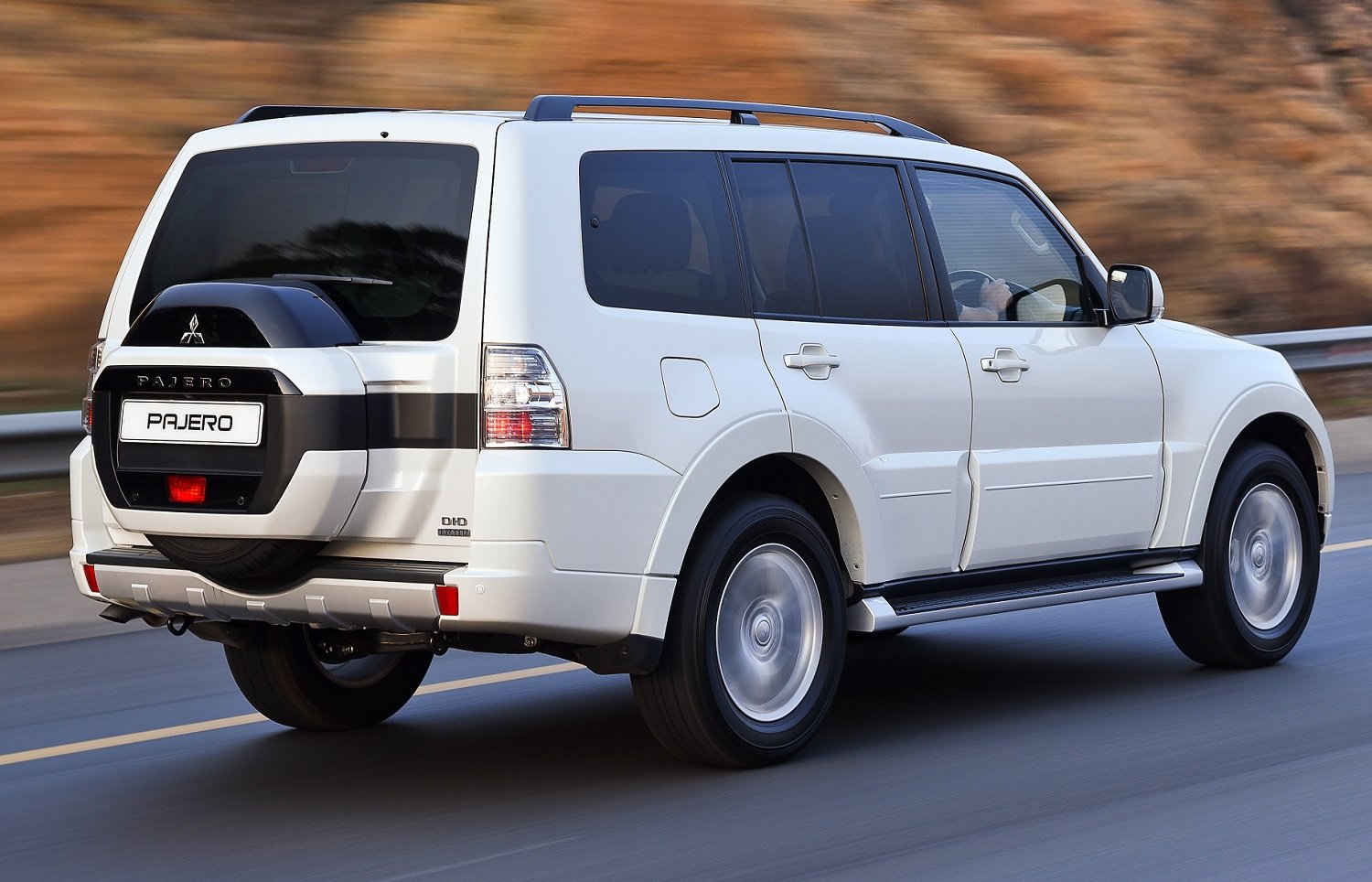 Mitsubishi still keen on a Pajero revival