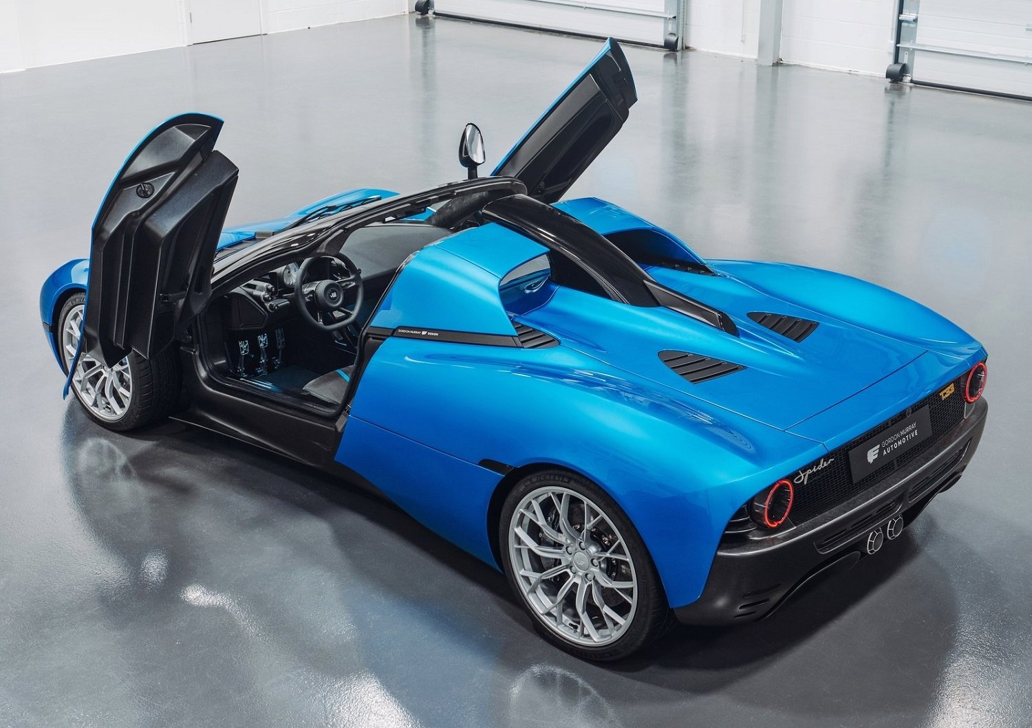 GMA removes wraps off of new T.33 Spider