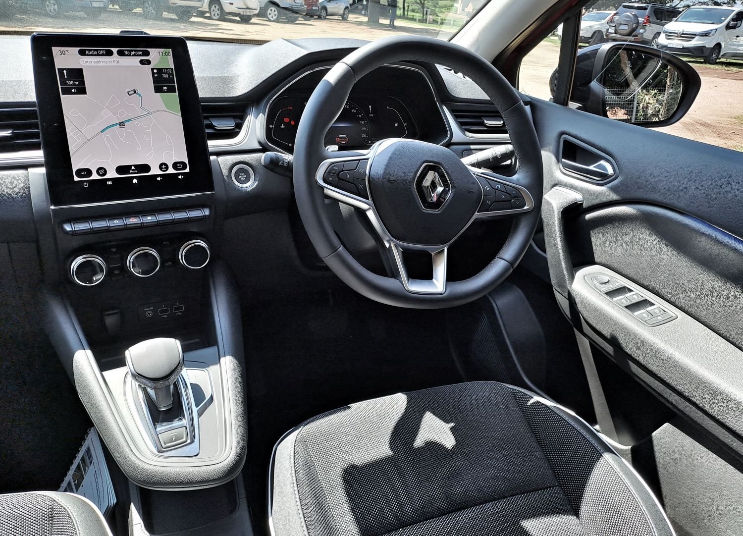 Renault Captur interior cabin