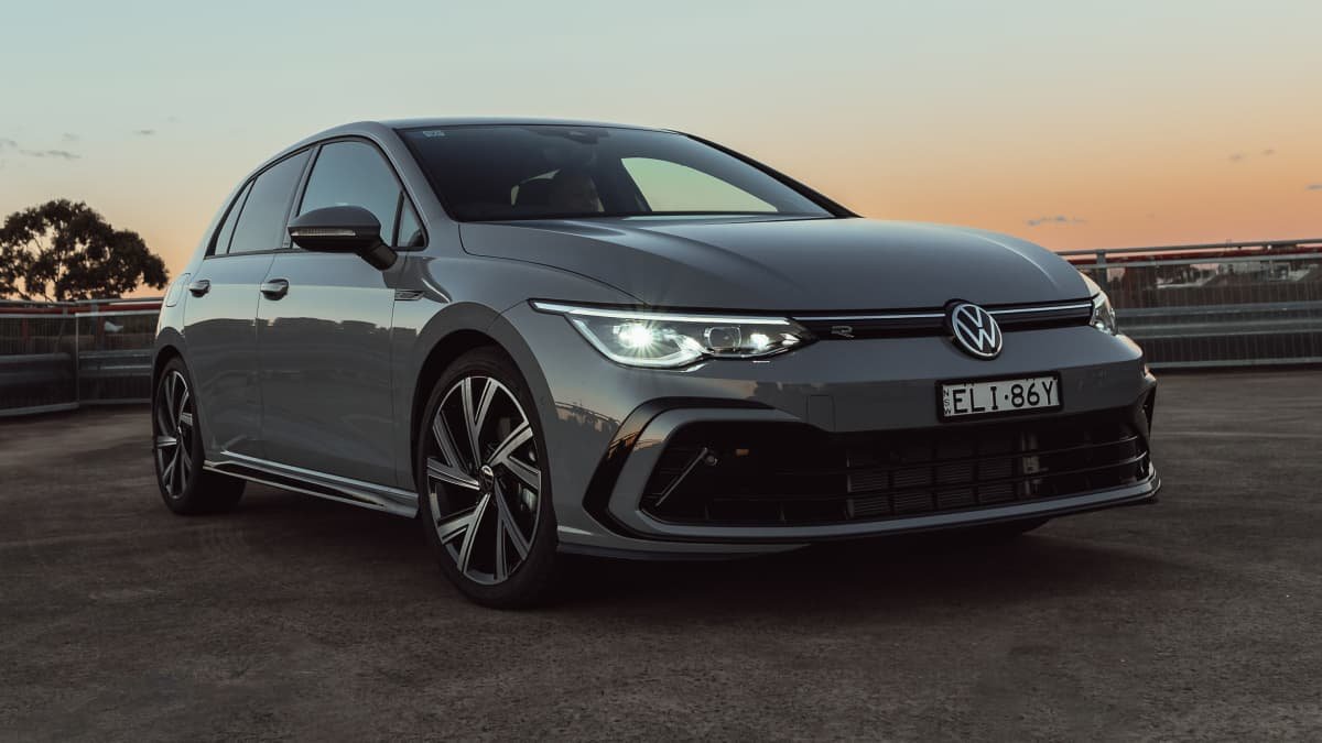 Volkswagen Golf GTI, R-Line back on sale after production pause