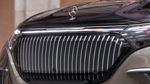 The 2024 Mercedes-Maybach EQS 680 SUV's front fascia