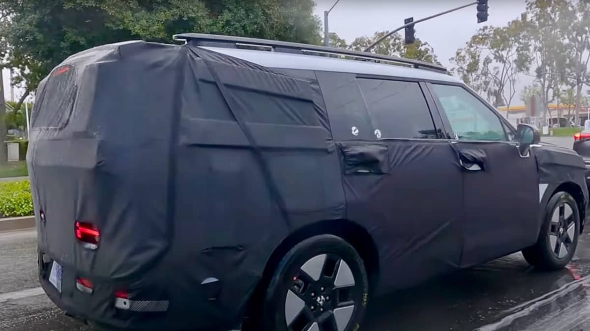 Video: 2024 Hyundai Santa Fe’s radical new look caught on camera