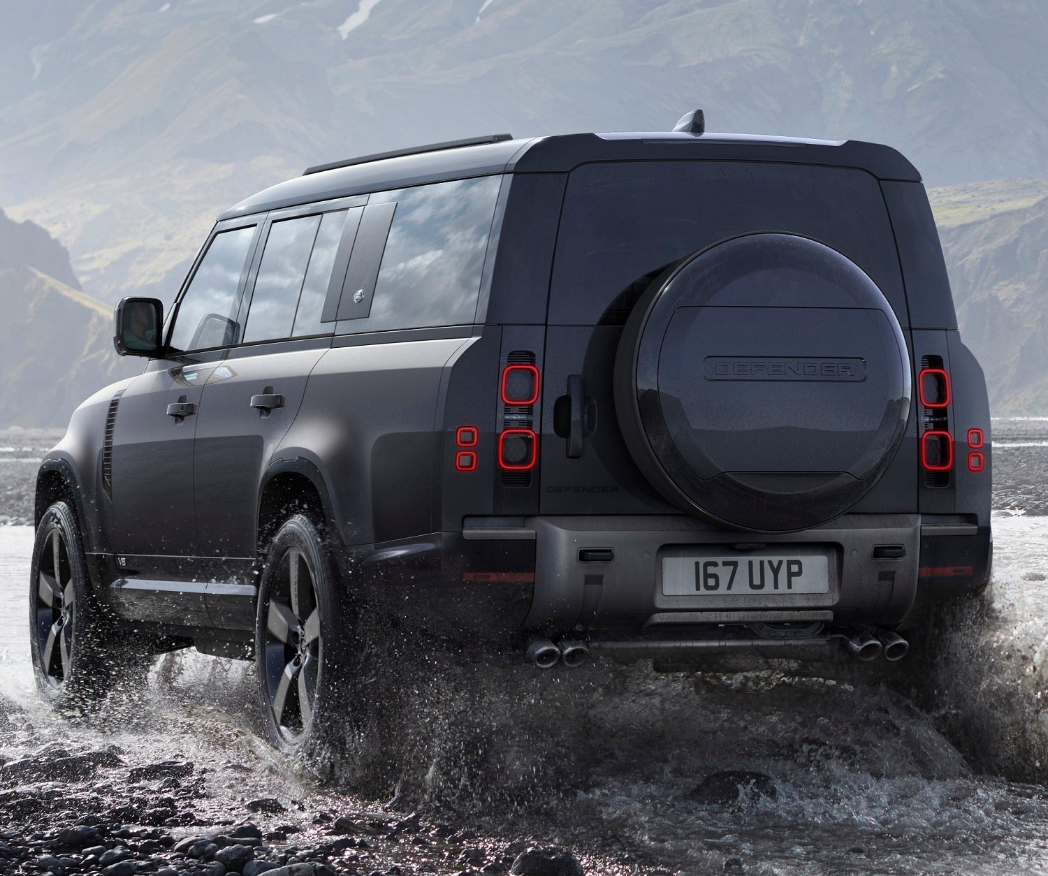 New Land Rover Defender 130 V8 and 110 Country revealed