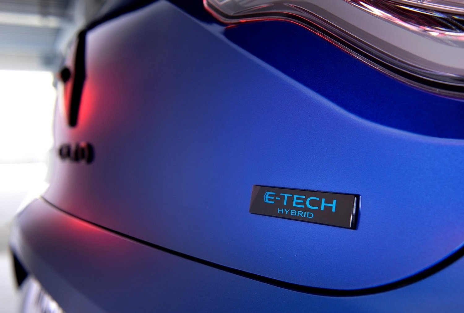 Renault reveals facelift Clio