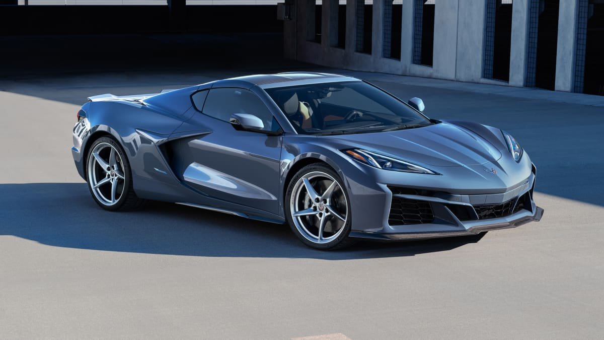 Chevrolet Corvette E-Ray hybrid banned from race track events by US owners club