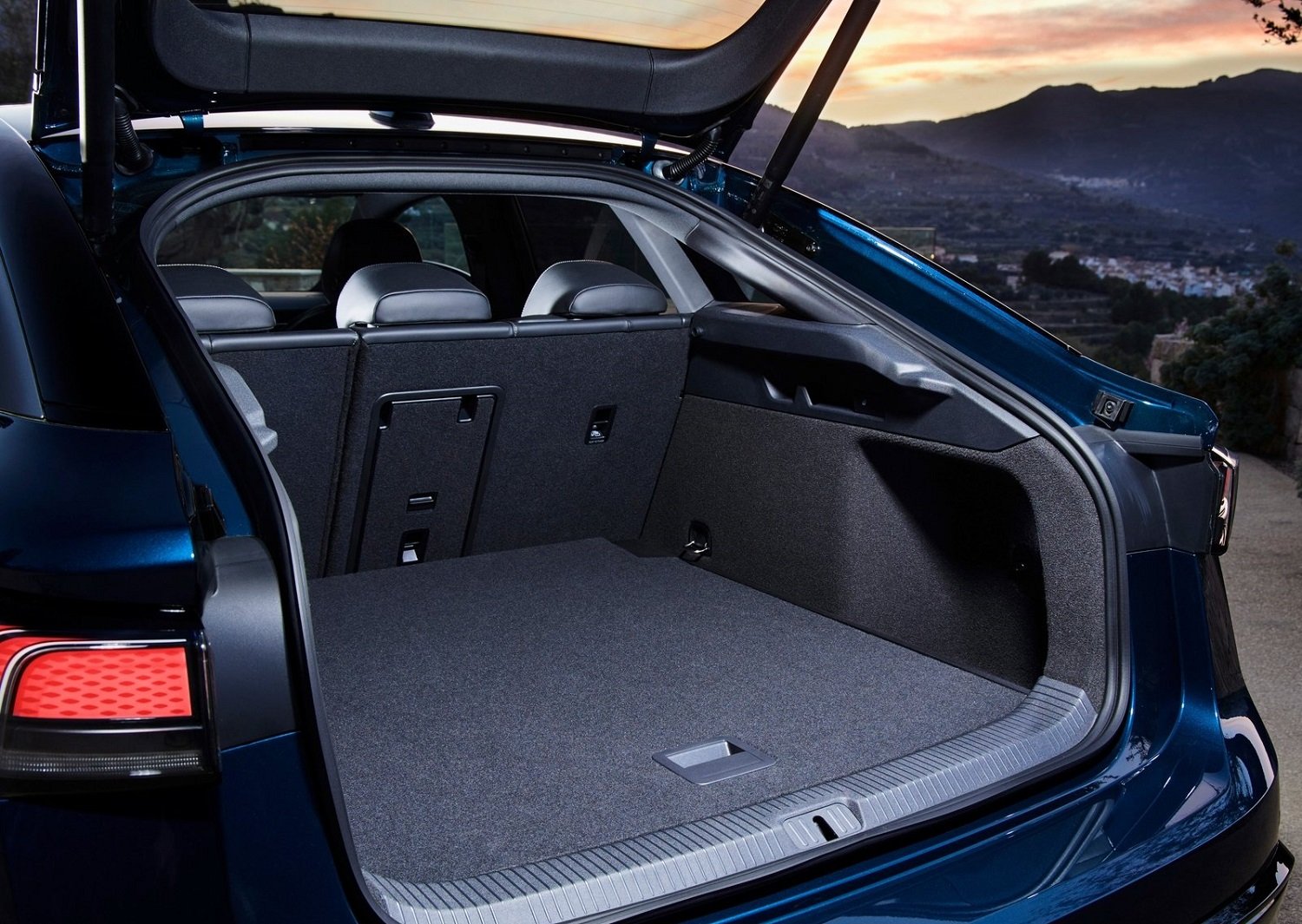 Volkswagen ID.7 officially revealed