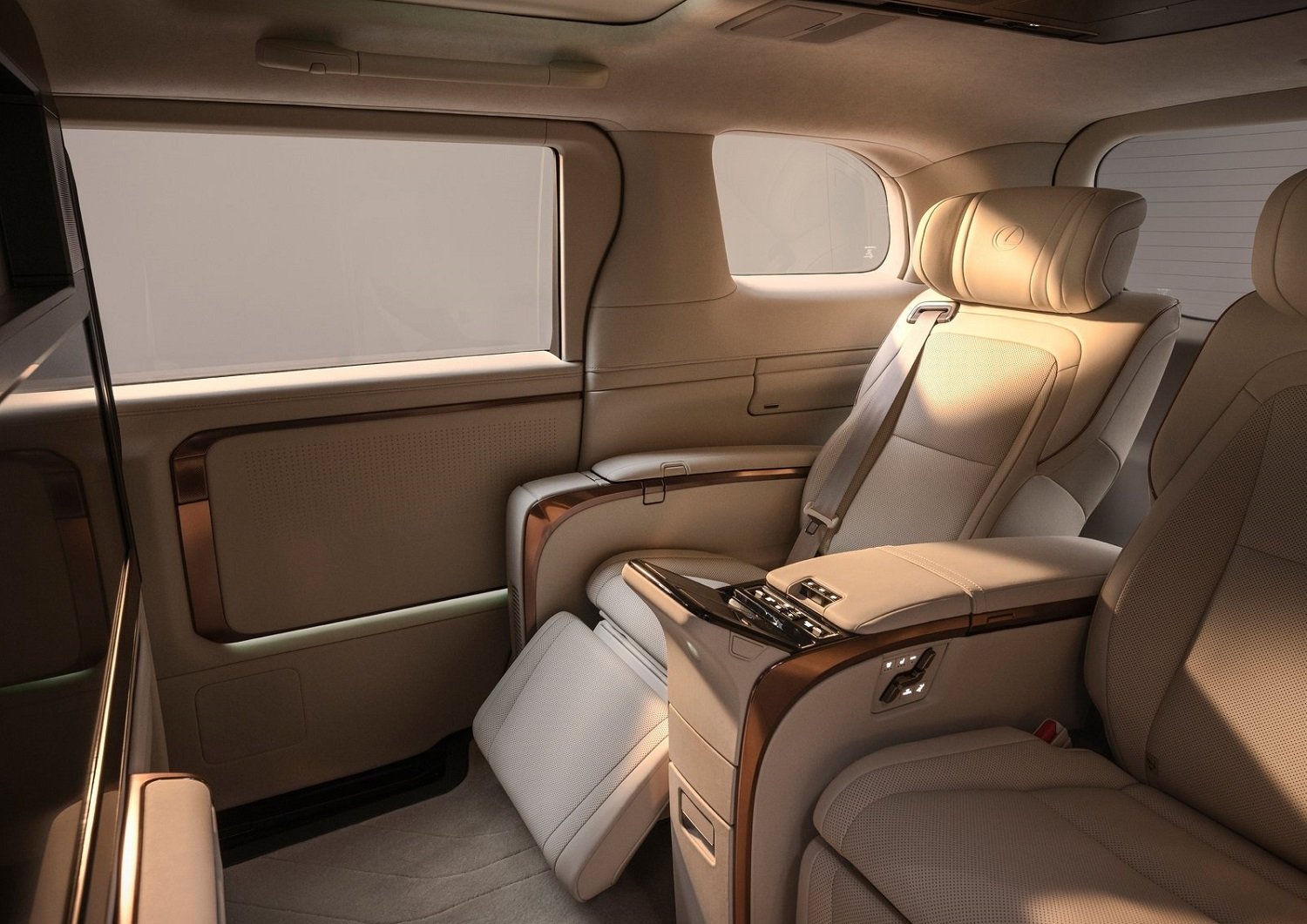 Lexus has unveiled the all-new second generation LM