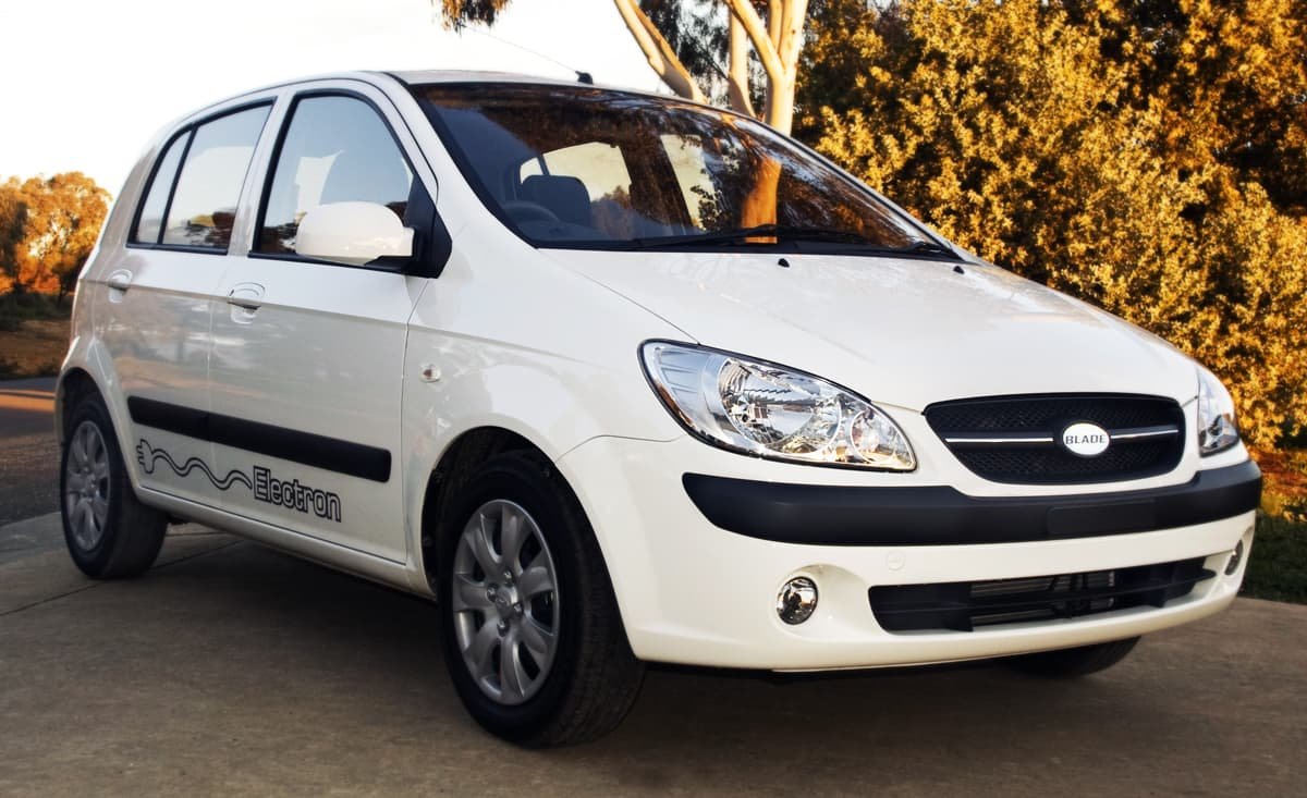 Mitsubishi i-MiEV First For Sale? Wrong. Meet The Blade Electron, Again.