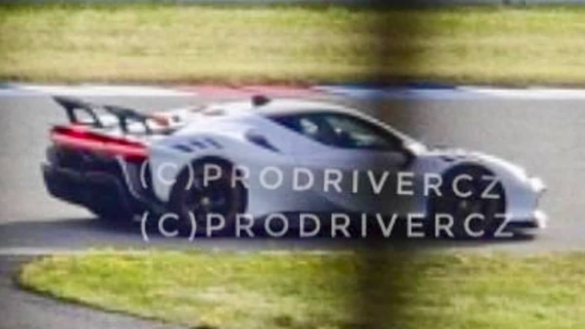 This is the 2024 Ferrari SF90 Versione Speciale before you’re meant to see it