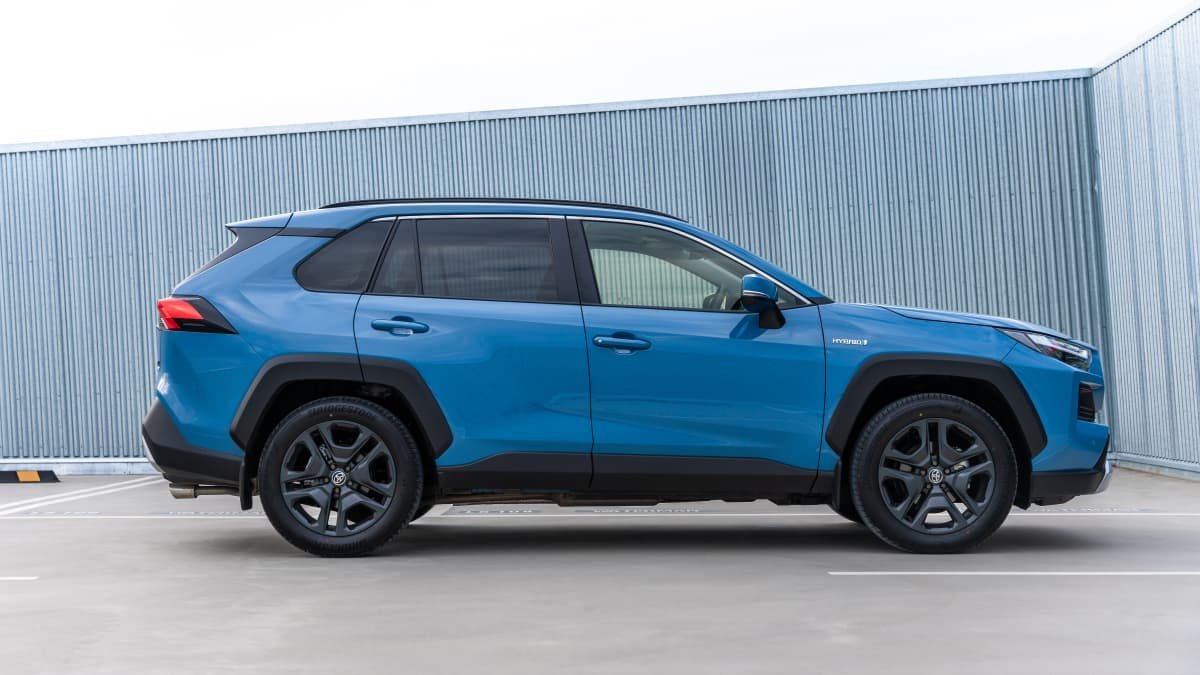 Should I buy a 2023 Toyota RAV4 hybrid or a 2023 Nissan X-Trail hybrid?