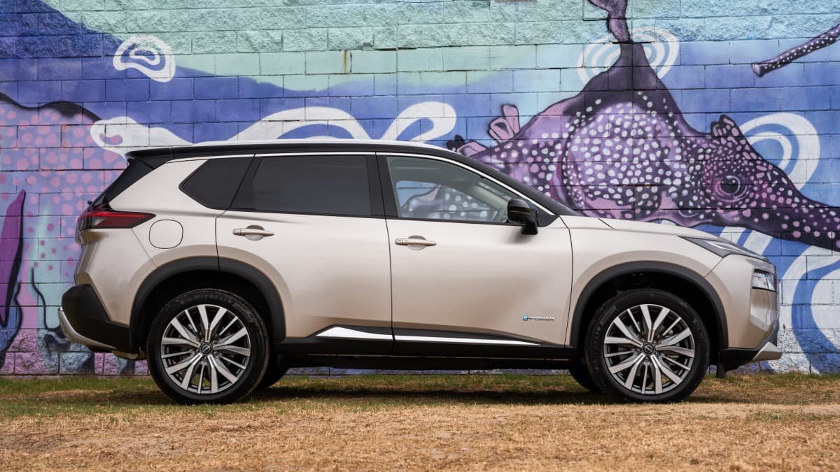 Should I buy a 2023 Toyota RAV4 hybrid or a 2023 Nissan X-Trail hybrid?