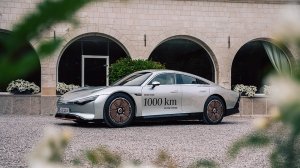 A front 3/4 view of the Mercedes-Benz Vision EQXX