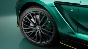 The 2023 Aston Martin DBX707 AMR23 Edition's front wheel and 