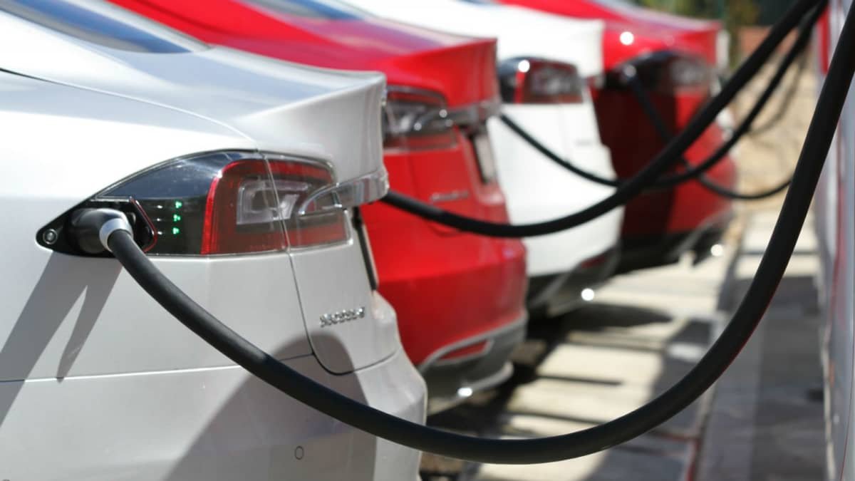 Tesla Model S - No More 85 Models For Australia; 'Supercharging Stations' Head North