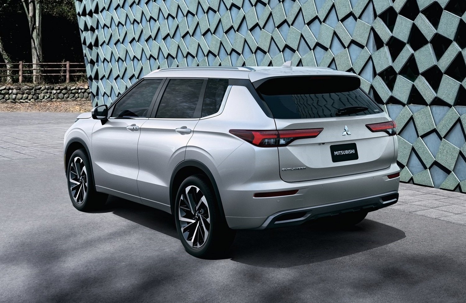 New Mitsubishi Outlander's spec sheet for South Africa teased