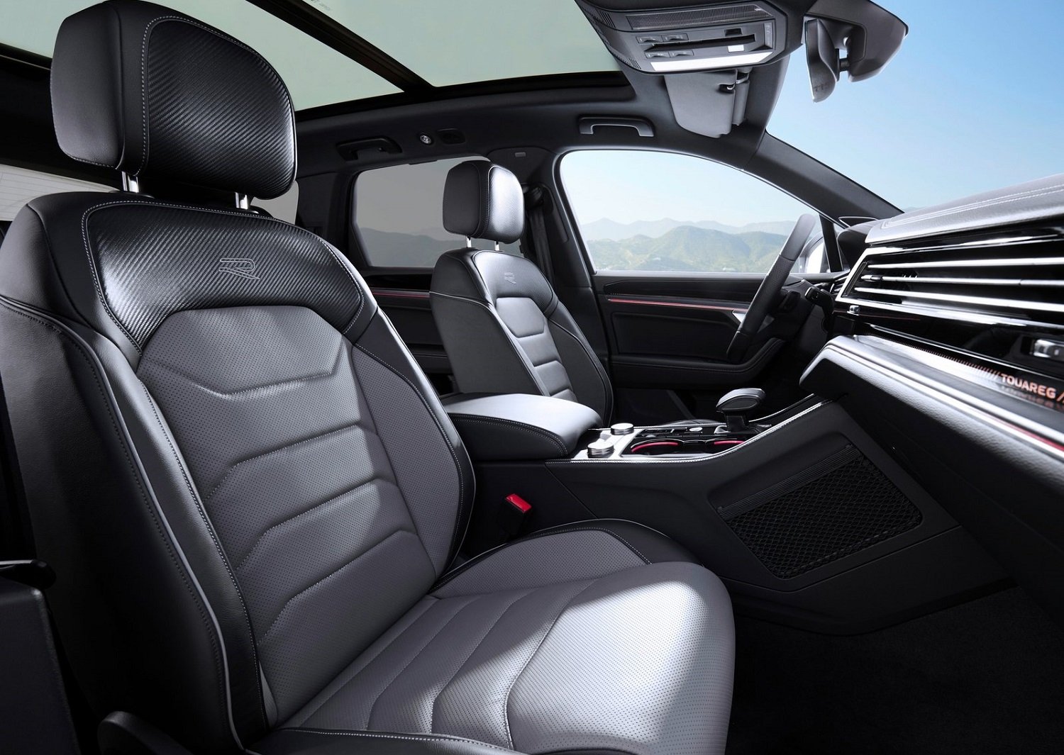 Facelift Volkswagen Touareg revealed