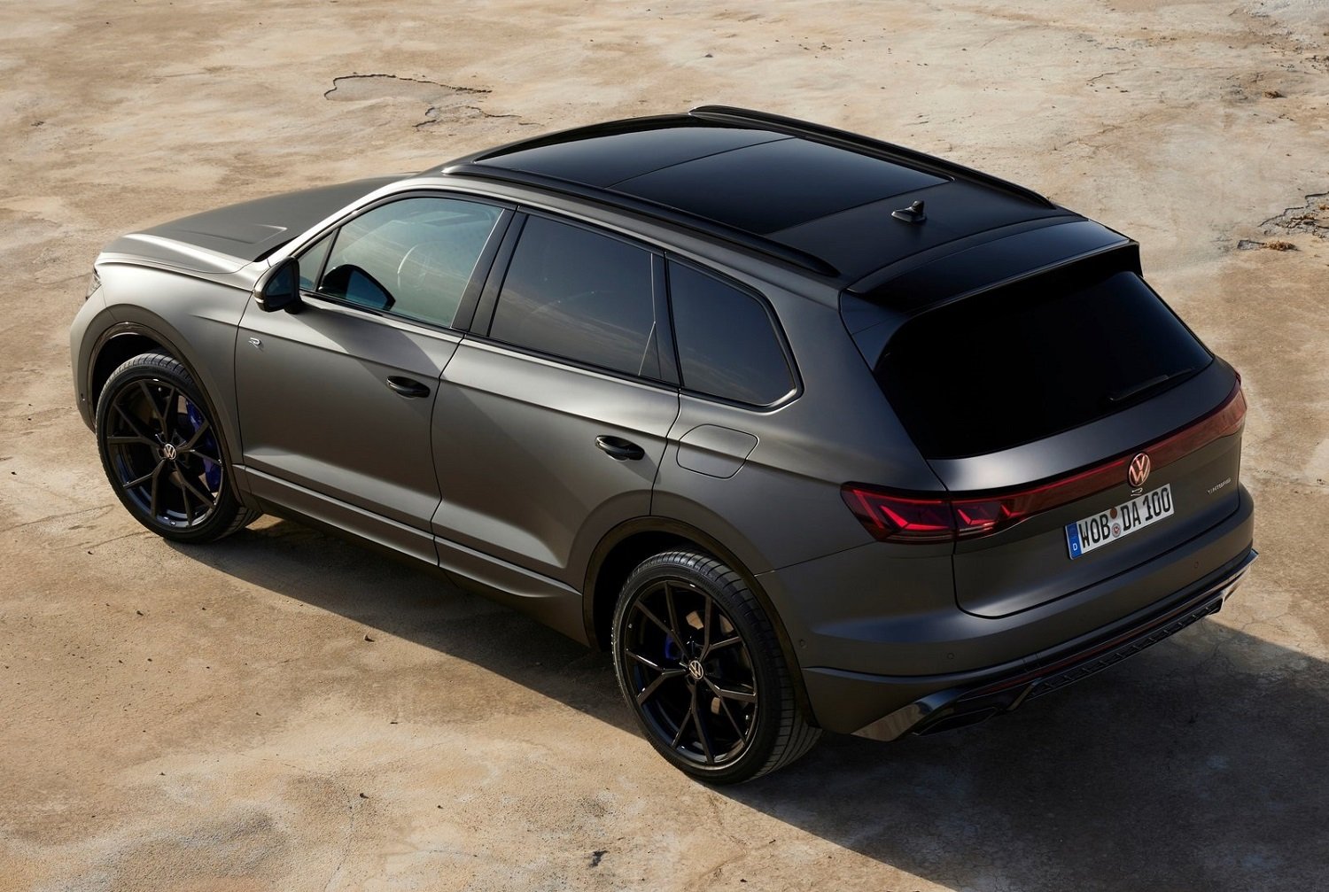 Volkswagen finally debuts updated Touareg