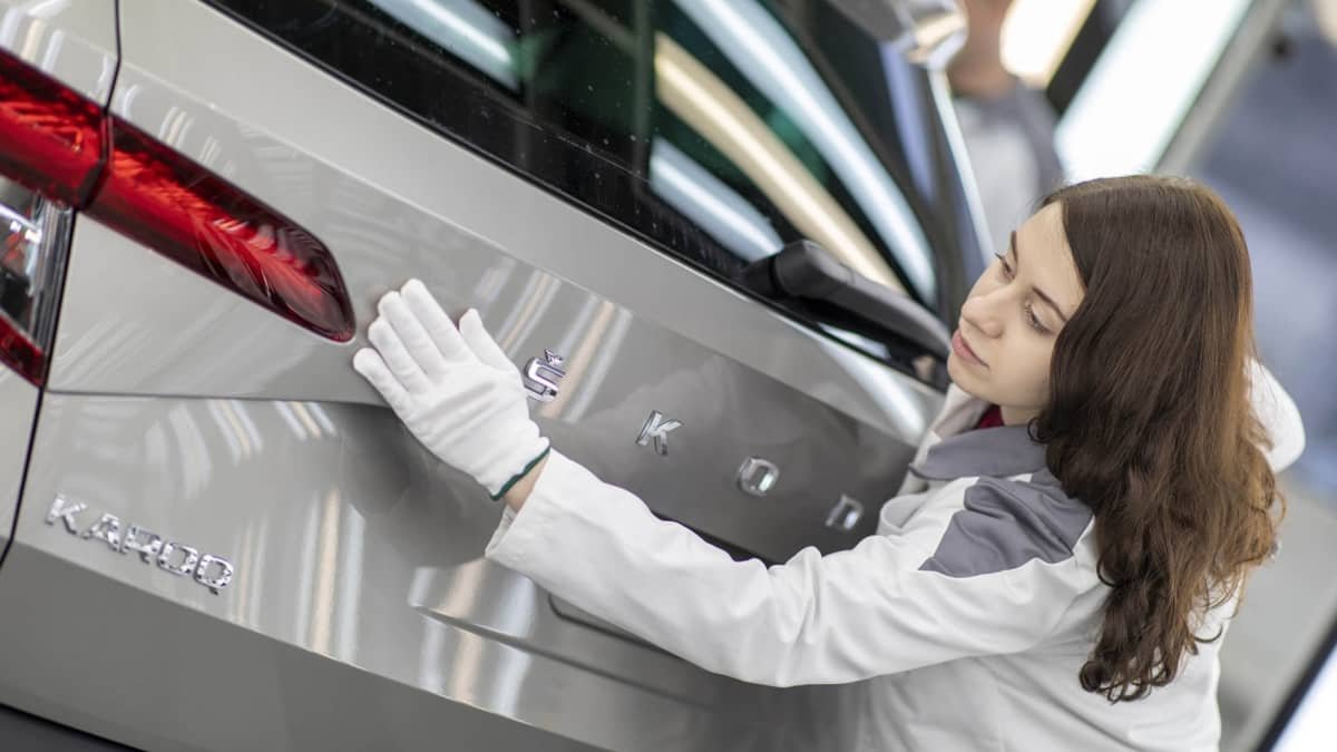 Volkswagen sells Russian subsidiary and assets for $200 million – report