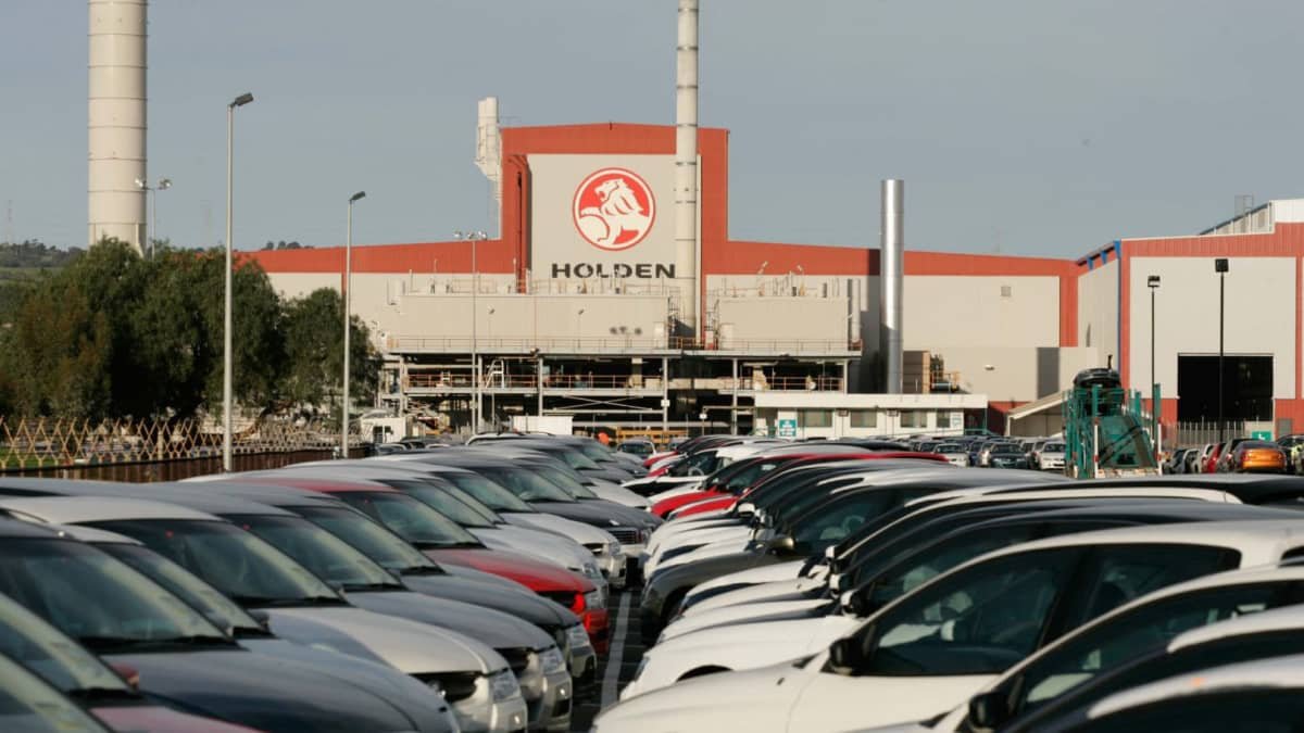 Mitsubishi offers Holden owners $1000 to buy its new cars