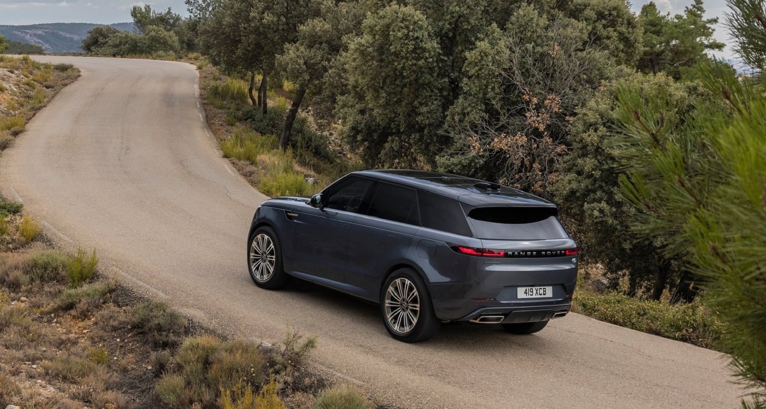 Range Rover Sport updated with new tech and hybrid powerunit
