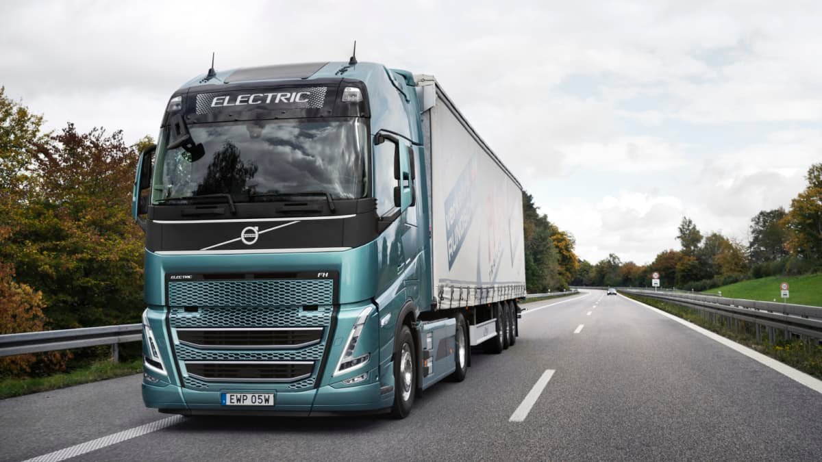 Volvo truck division wants Australia to fund wider roads or change the rules – experts say ‘not so fast’