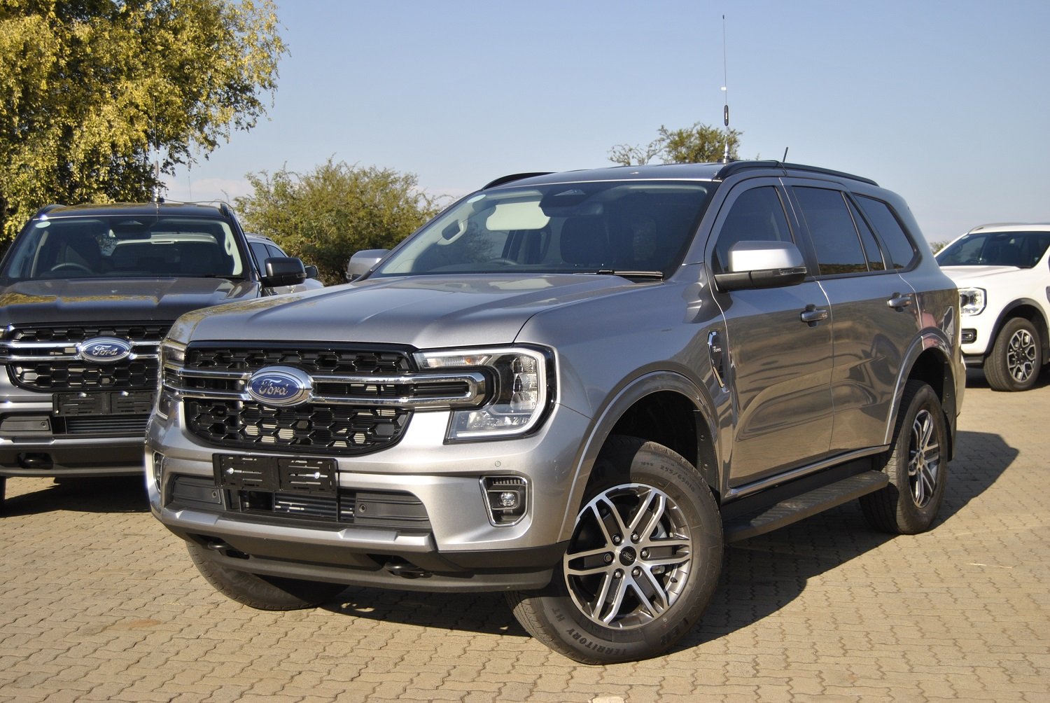 Ford Everest XLT returns