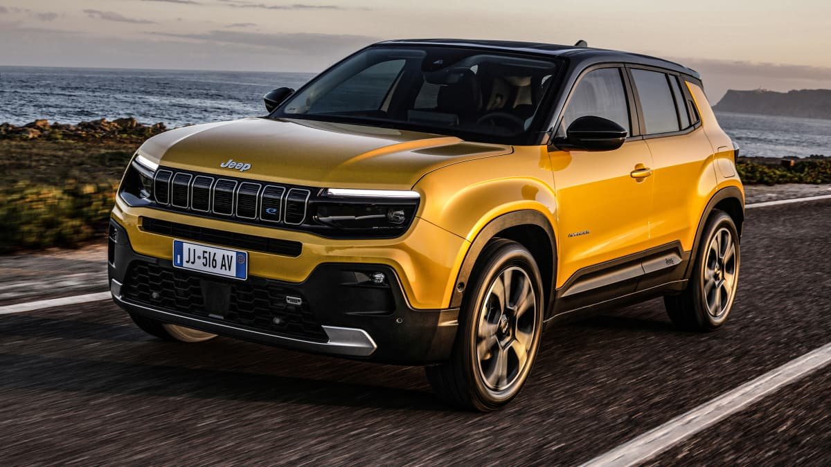 Alfa Romeo city SUV due next year, first teaser released