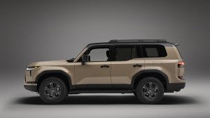 The 2024 Lexus GX 550 Overtrail+ from the side