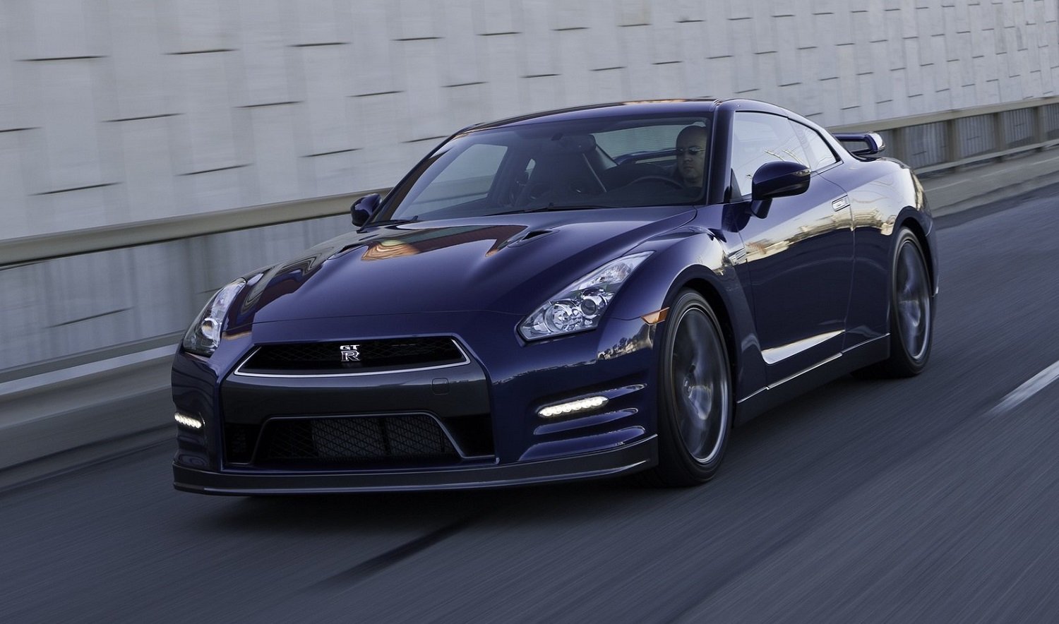 Sports car on-sale in South Africa for less than R1-million