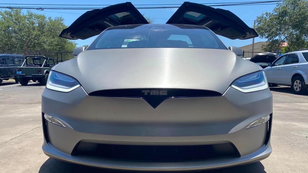US man builds Tesla Model X-based ‘Back to the Future’ DeLorean tribute