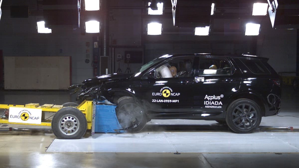2023 Land Rover Discovery Sport earns five-star safety rating