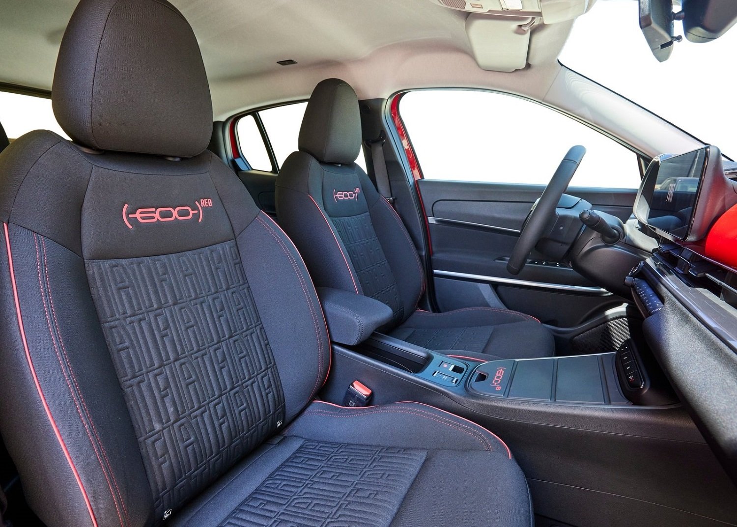 Revived all-electric Fiat 600e officially revealed