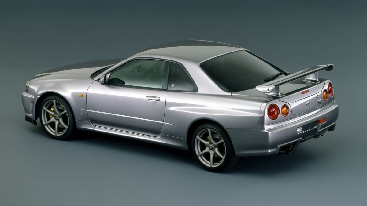 Heavily-damaged Nissan Skyline GT-R sells for almost $140,000 at auction