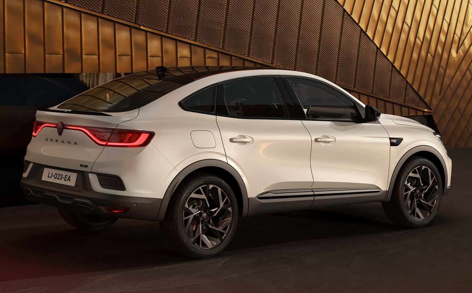 Renault unveils facelift Arkana with small changes