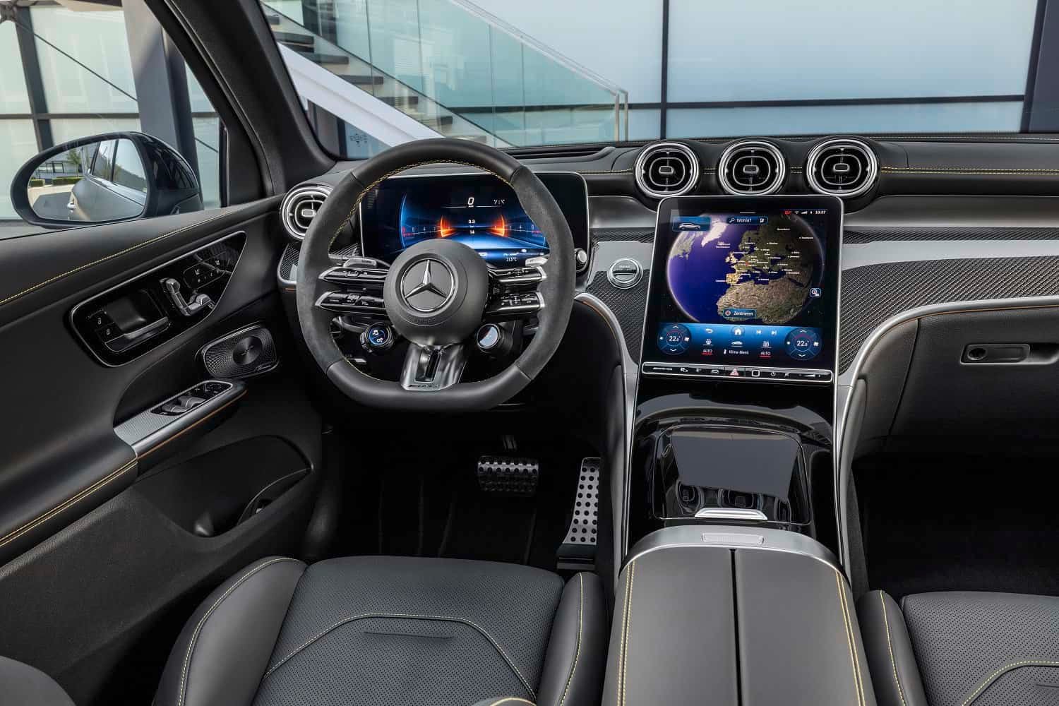 Mercedes-AMG has revealed the new plug-in hybrid GLC 63 S E Performance