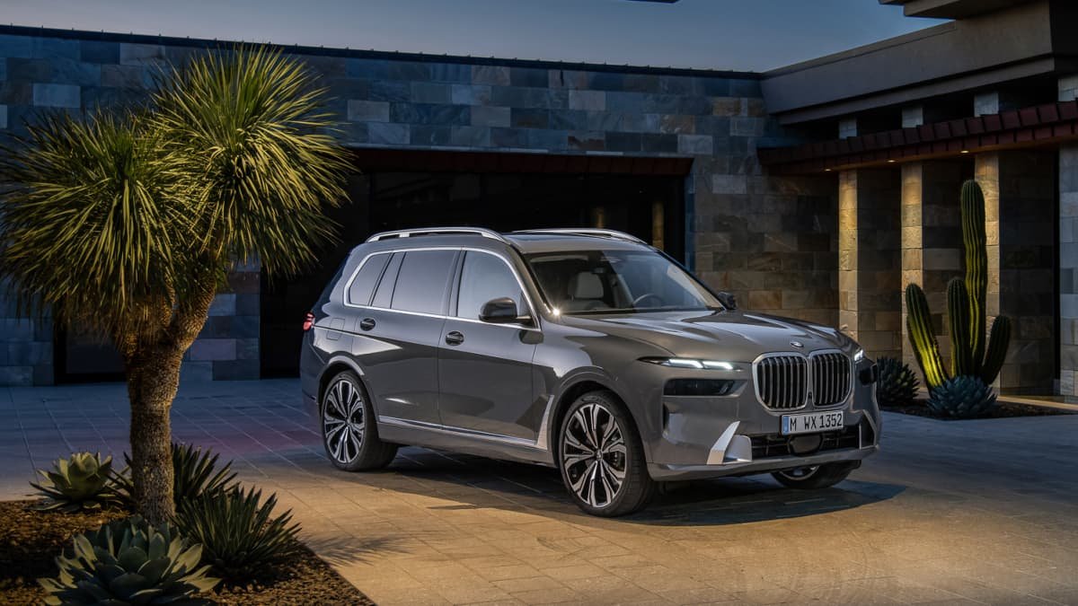 2024 BMW X7 xDrive 40i petrol added to Australian range, due later this year
