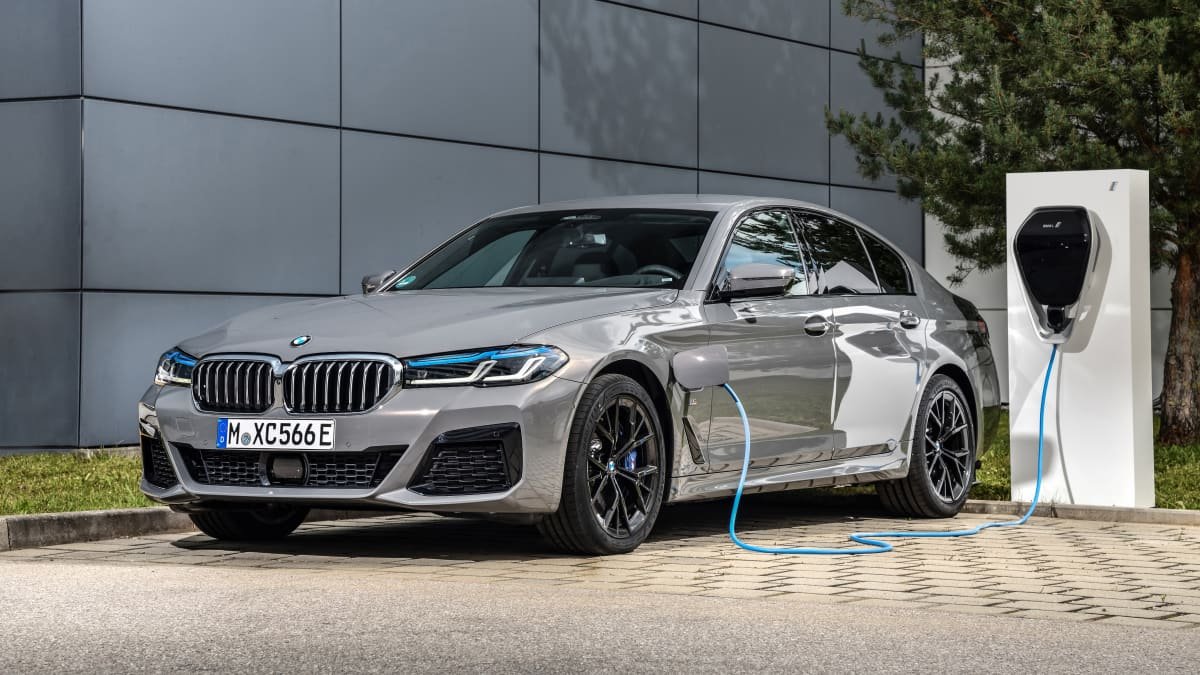 Danish authorities slam BMW over false environmental claims – report