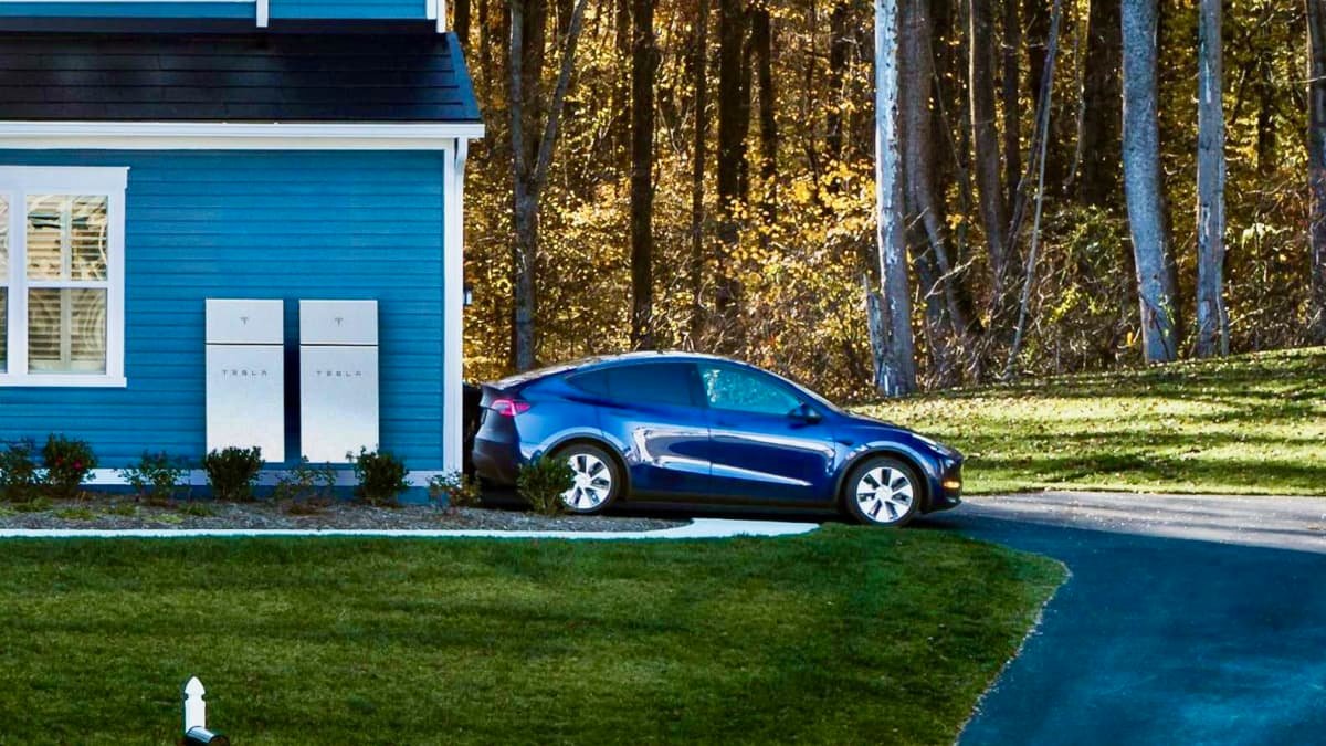 Tesla acquires German wireless electric-car charging company – report