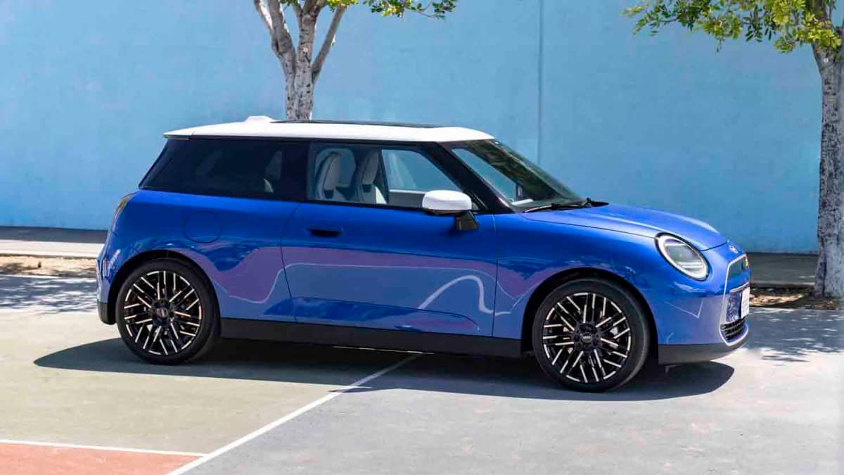 New Mini Cooper Electric hatch, Countryman SUV in Australia ahead of debut next month