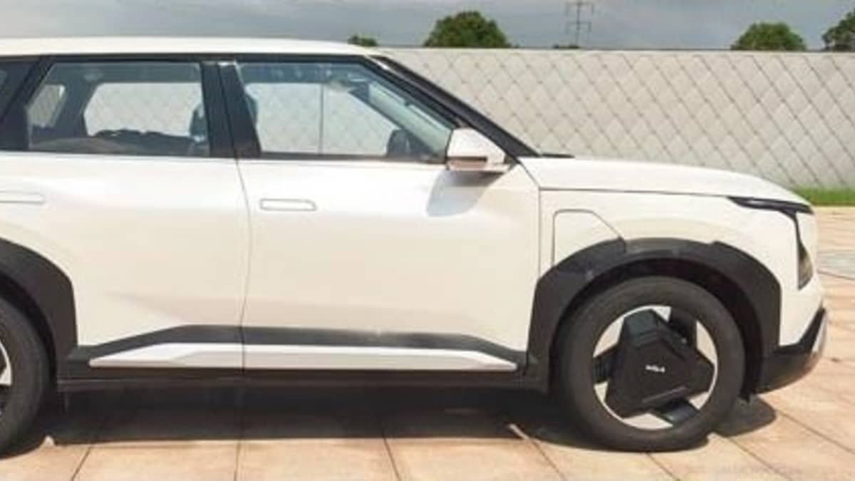 Kia EV5 electric SUV unmasked in China