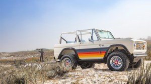 Gateway Bronco Luxe-GT on a sand dune