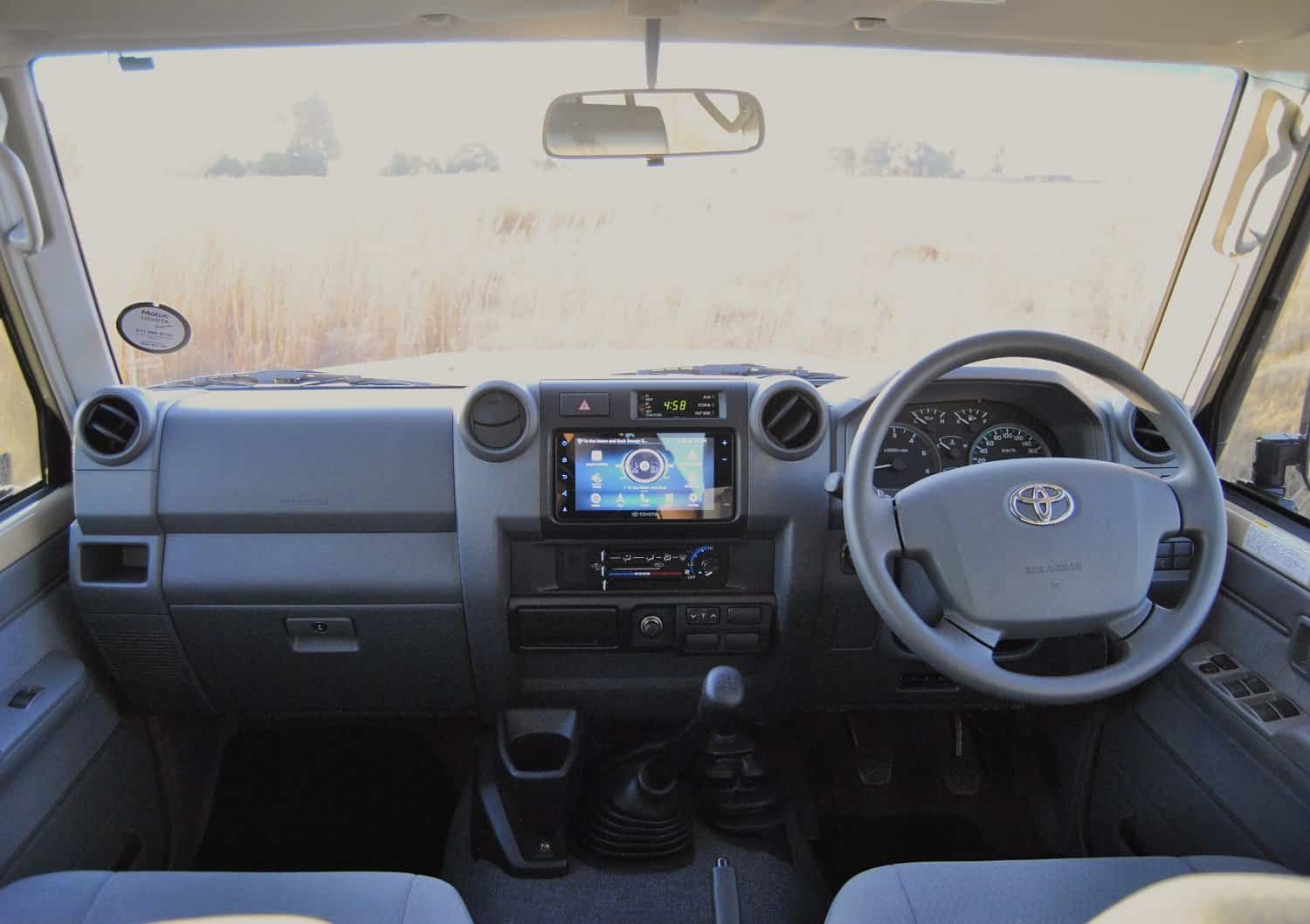 Toyota Land Cruiser 70-seried review