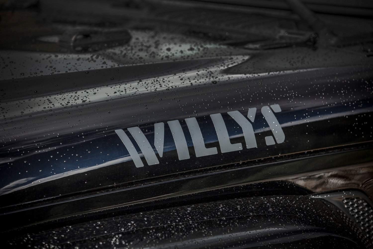 Jeep uncovers updated Gladiator