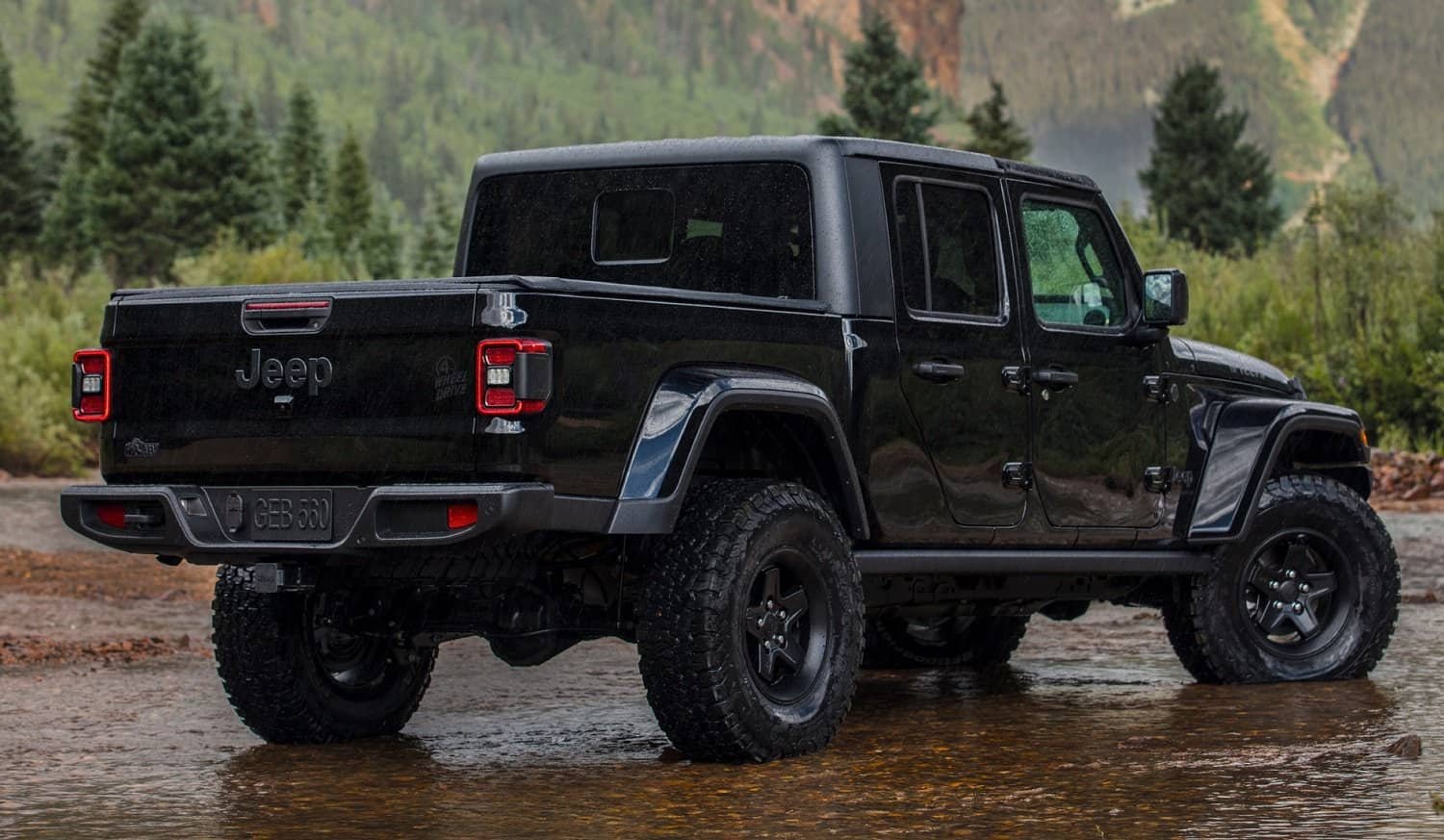 Facelift Jeep Gladiator shows itself in Detroit